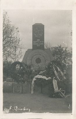 Mahtra sõja mälestussammas avamise päeval 1933.a.