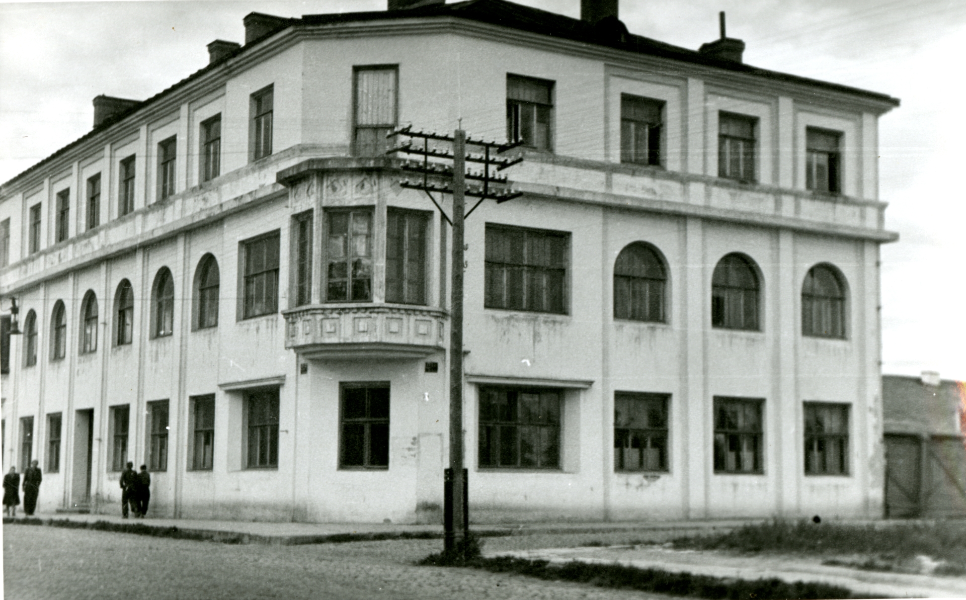 Rakvere, taastatud maja Laial tänaval