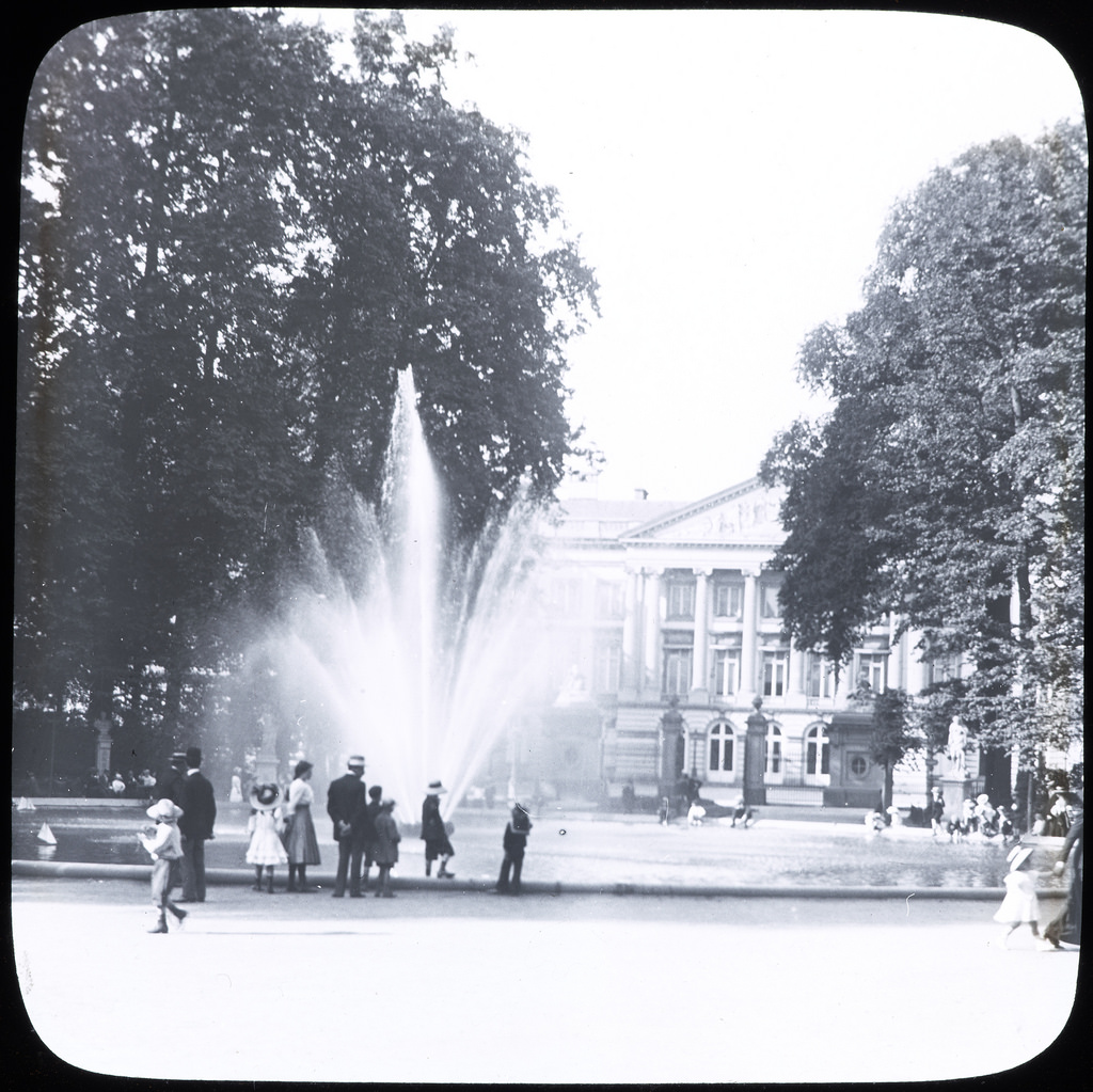 Non-Irish unknown: fountain, with onlookers... is le Parc Brussels