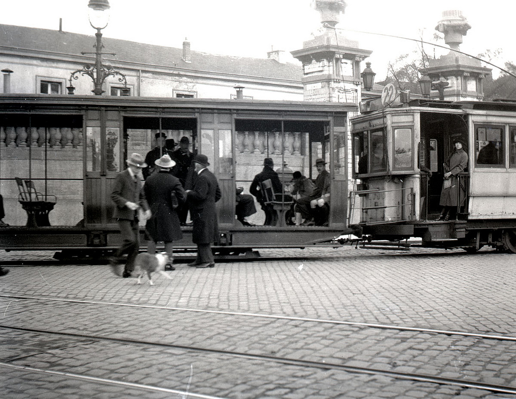 Tram stop in Brussels October 1922