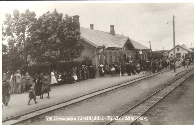 fotokoopia, Järvamaa VIII laulupeost osavõtjad raudteejaamas 1924.a.