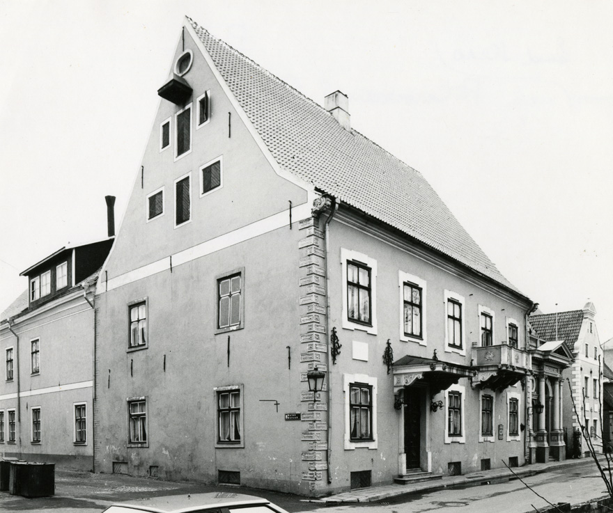 Elamu Pärnus Pühavaimu tn 8, Vaade end Heno majale