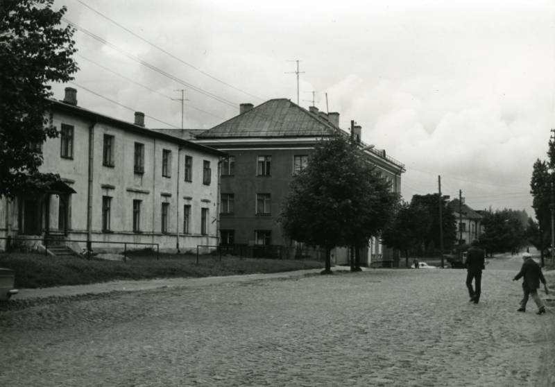 Narva mnt ja Puiestee t ristmik, vaade kesklinna suunas. Tartu, 1980-1985.
