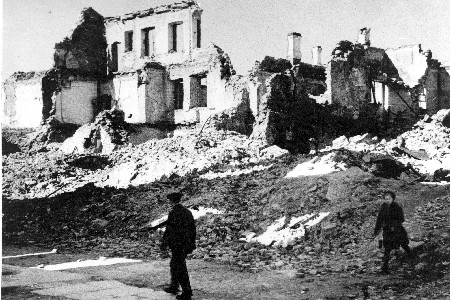 Teise maailmasõja purustused Narvas