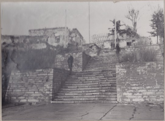 Purustatud Narva vaade, Hahni trepp, 1946