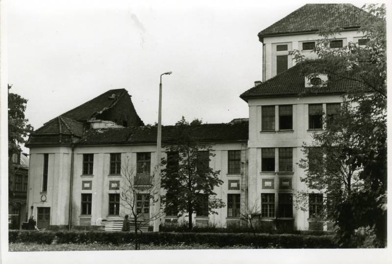 Vanemuise väike maja (Vanemuise 45a) pärast tulekahju. Tartu, 29.09.1978.