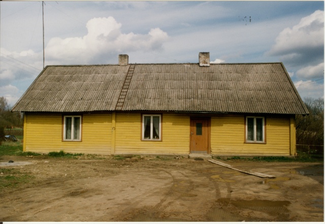värvifoto Kareda küla vaade, Kärneri-Rätsepa talu elumaja 1997