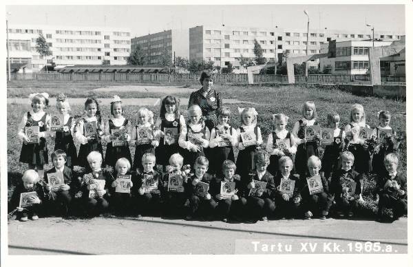 Tartu XV keskkool. Esimene koolipäev. 01.09.1985.a.