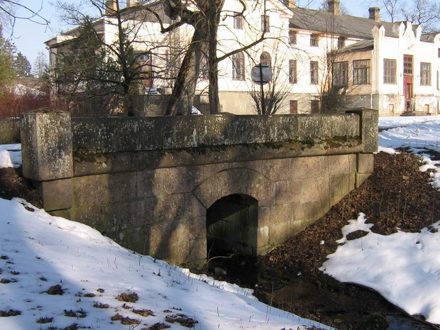 Rock bridge of Arkna Manor 1