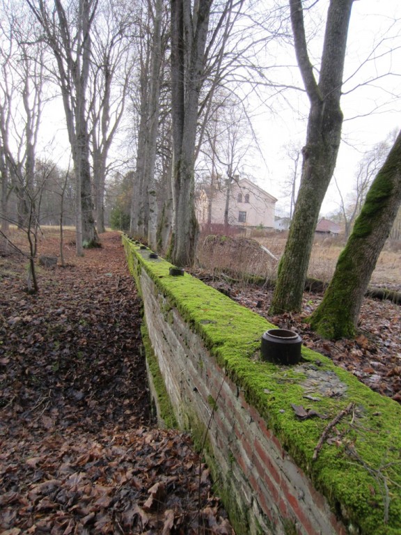 Border walls of Arkna Manor
