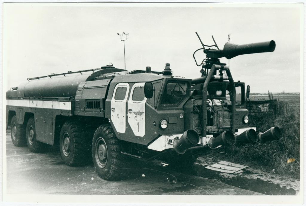 Lennuvälja tuletõrjeauto, 1975.a.