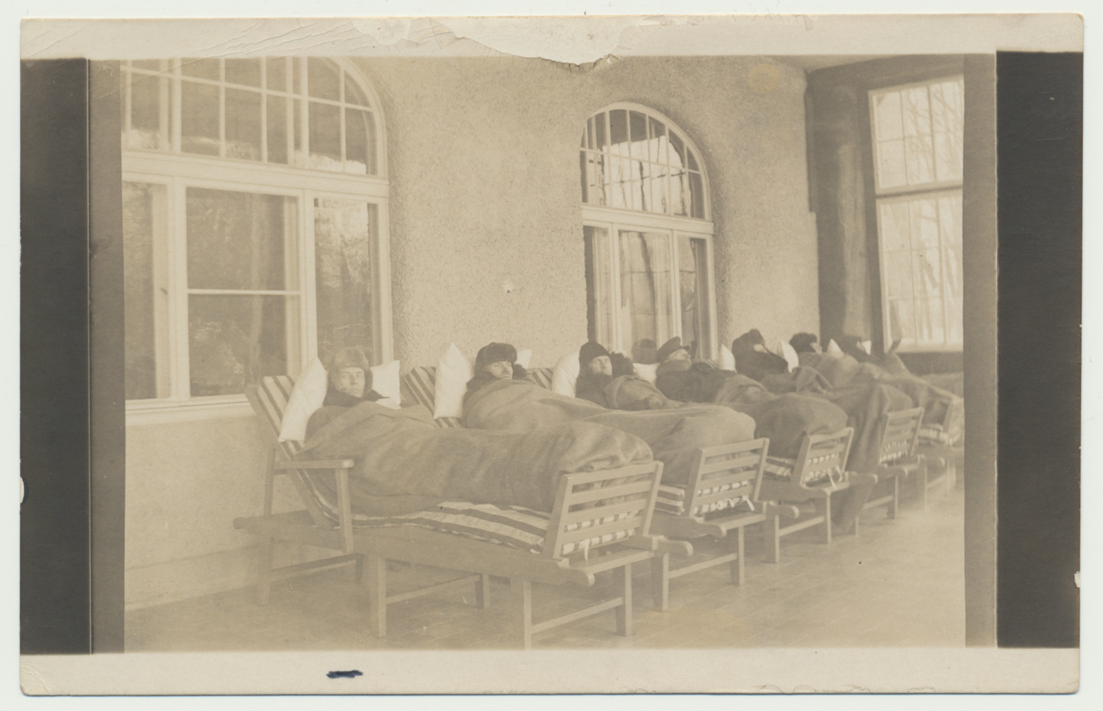 foto, Toomas Tondu (Jüri Koik), Taagepera sanatooriumi rõdul, 1927