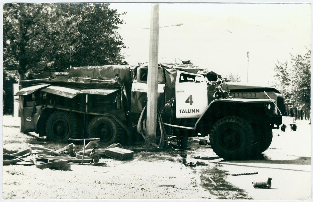 IV ISTÜ tuletõrjeauto pärast avariid Ehitajate teel, 1979.a.