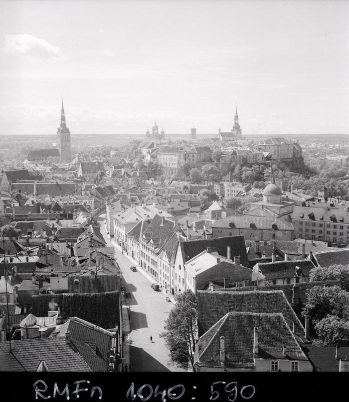 Tallinn, vaade Oleviste kiriku tornist Toompea poole