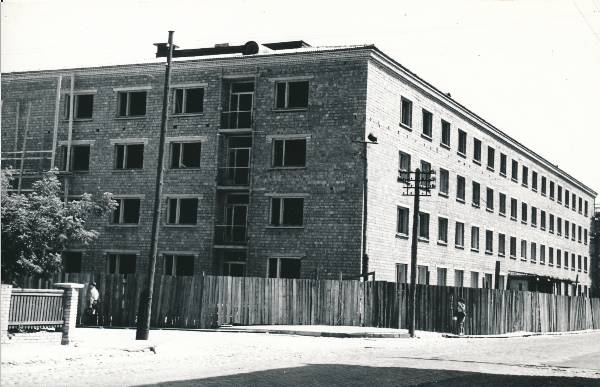 Tartu Ülikool. Ülikooli ühiselamu ehitus Pälsoni (Pepleri) tn 14. 1960.a.