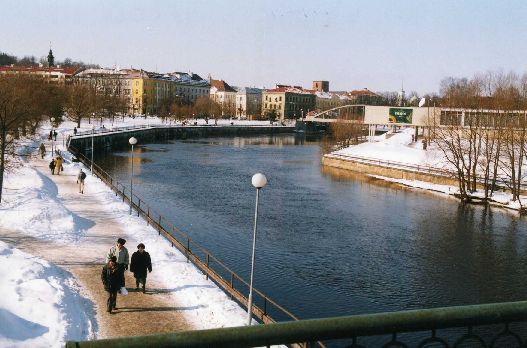 Tartu kesklinn ja Emajõgi. Tartu, 1999. Foto Aldo Luud.
