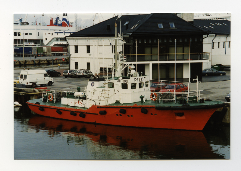 Lootsilaev "Ahto 01" Tallinna sadama Admiraliteedi basseinis