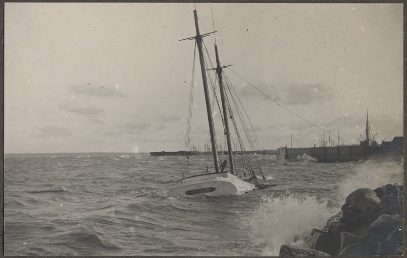 Tallinnas Vanasadama juures uppunud purjelaev "Bruuno".