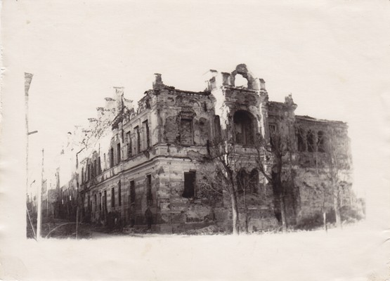 Teise maailmasõja purustused Narvas. Linnamuuseumi maja