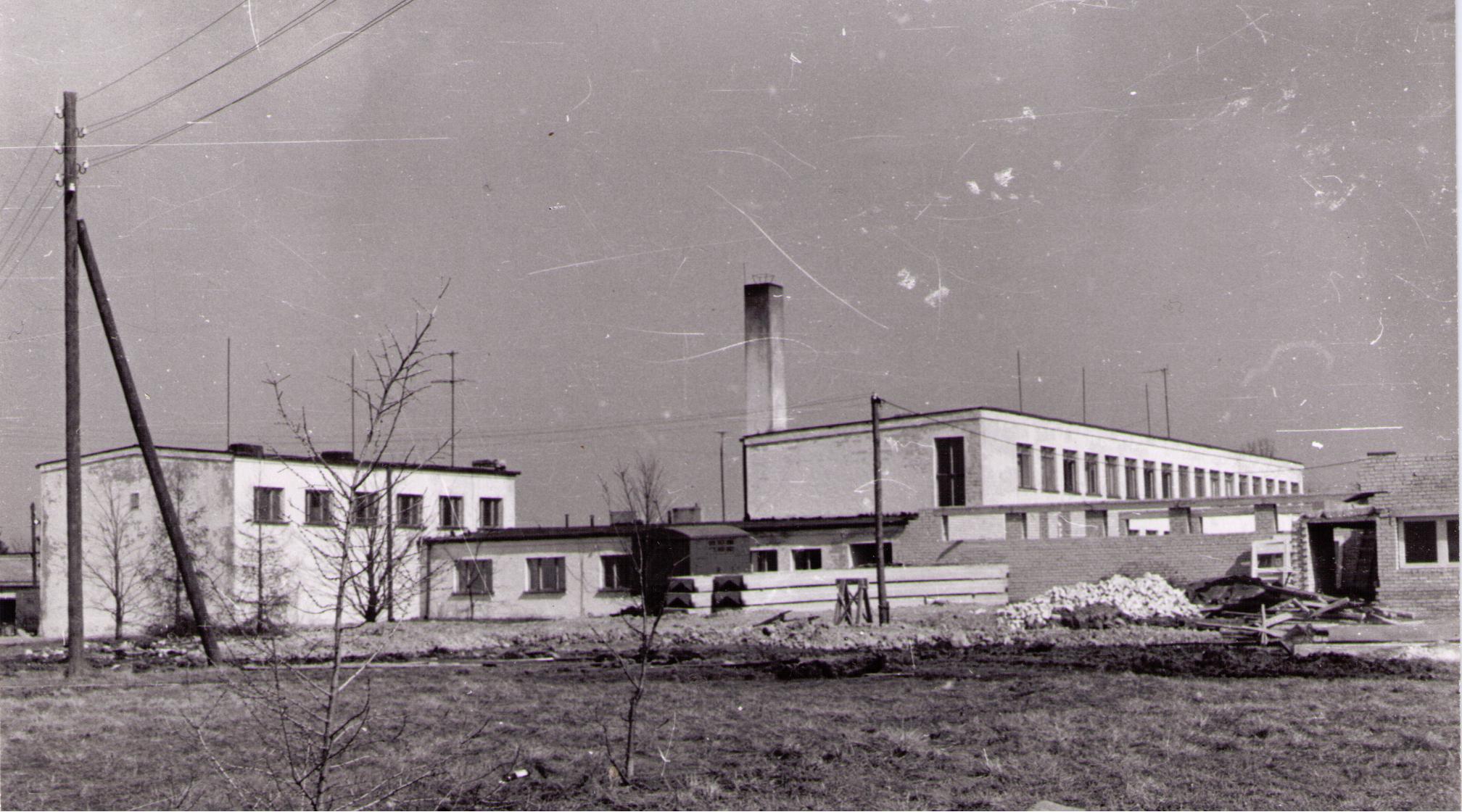 Iisaku keskkooli hooned, 1976.a
