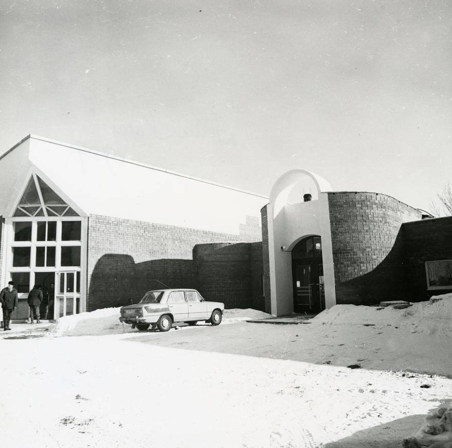 Kõrgessaare tervisekeskus ja ambulatoorium (end laohoone rekonstr), vaade sissepääsule. Arhitekt Koit Komissarov