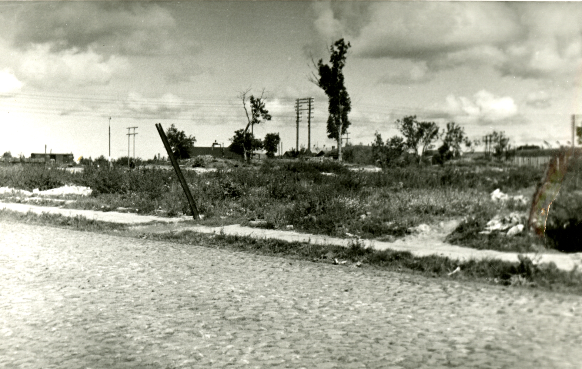 Rakvere, sõjas purustatud majad raudteejaama piirkonnas