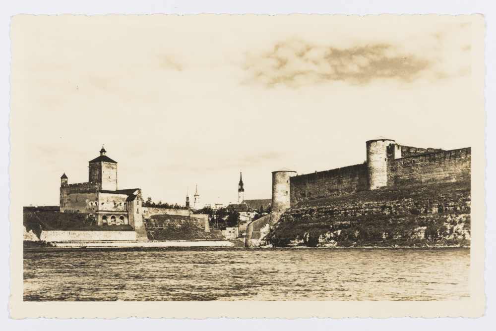 Narva Hermani kindluse ja Ivangorodi vaade