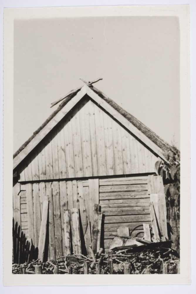 Hoone Rälby külas, otsavaade.