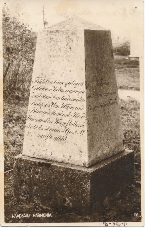 Fotopostkaart. Harmonia monument Haapsalus Harmonia linnaosas, püstitatud 1812-1862. Foto: J. Grünthal-Kalda.