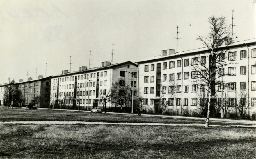 Elamud Pelgurannas, vaade piki tänavat. Tüüpprojekt 1-317: Mart Port, Roman Urb, Ülo Ellandi, EP