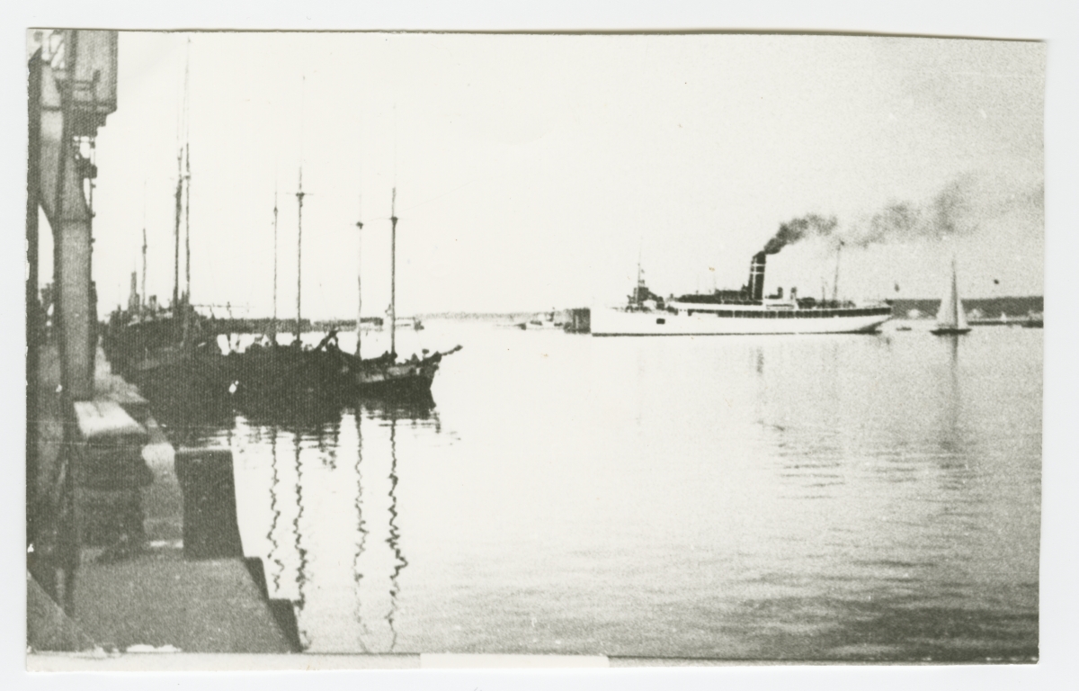 Reisiaurik "Ariadne" Tallinna sadamas