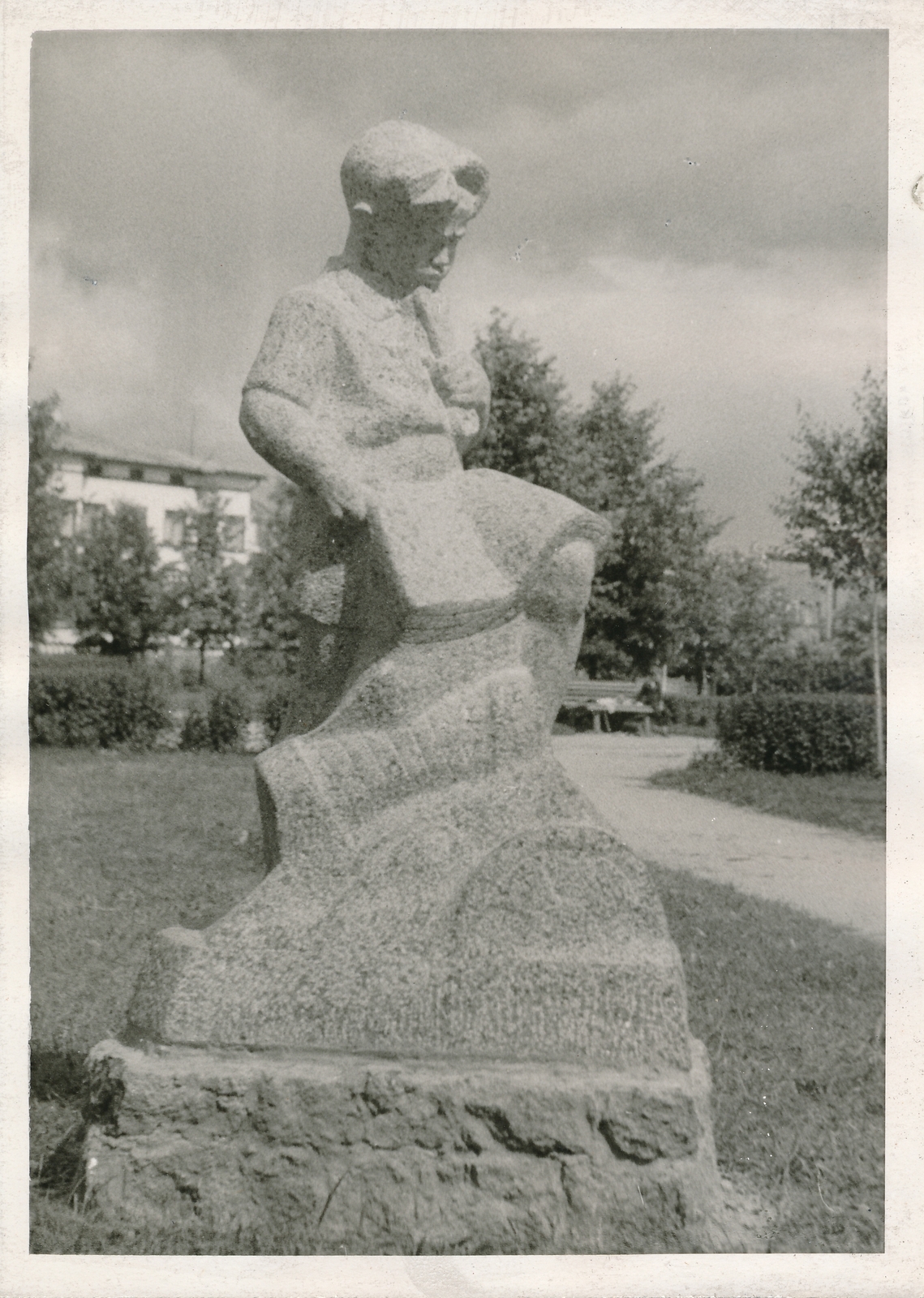 foto, Viljandi, Pioneeride park, kuju Noor tehnik, 1962, foto A. Kiisla