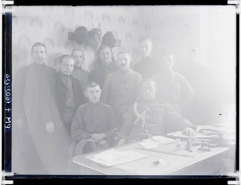 klaasnegatiiv, sõjaväelased 1920.a. paiku