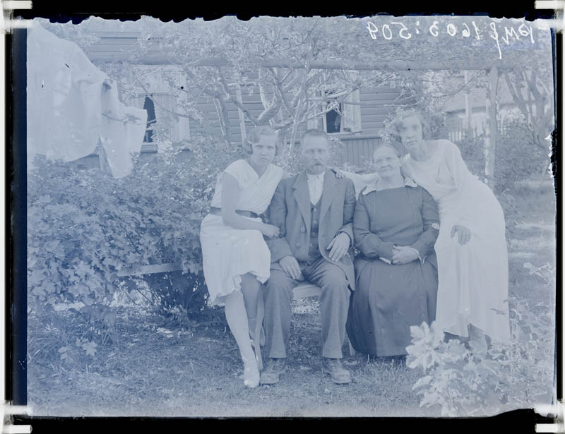 klaasnegatiiv, Viidalepa pulmad, Jalapuu talus Nurmsis 1930-ndad a.