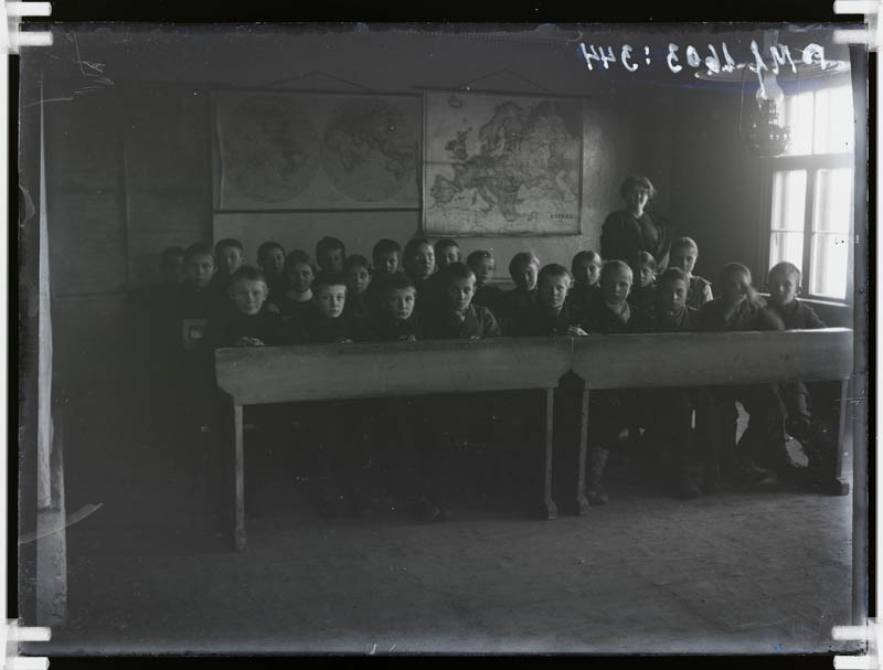 klaasnegatiiv, Lõõla koolituba 1914.a.