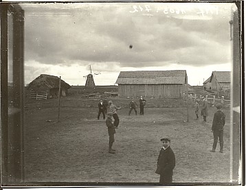 klaasnegatiiv, Lõõla noored palliplatsil 1920-30-ndad a.