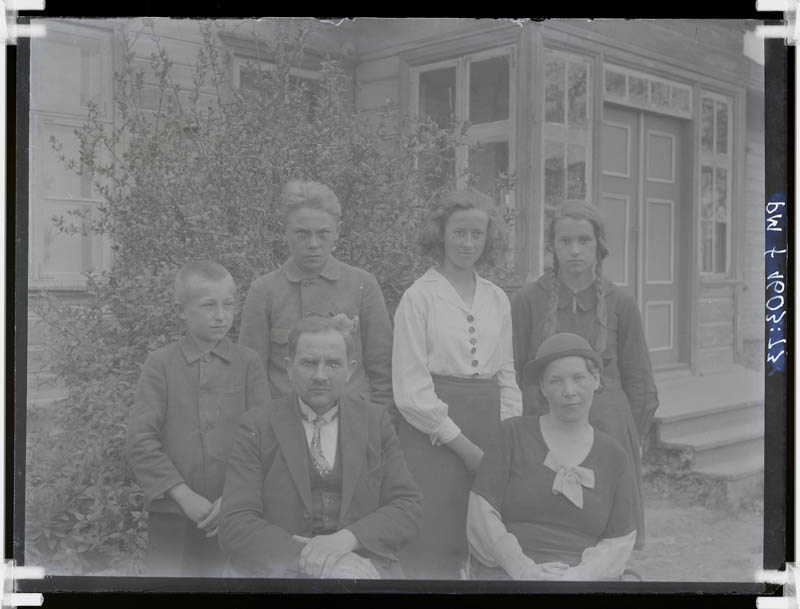 klaasnegatiiv, Lõõla algkooli lõpetajad 1930.a.