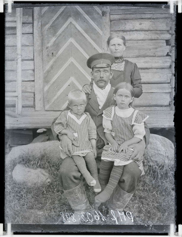 klaasnegatiiv, Otti talu pere, Lõõla 1920-ndad a.