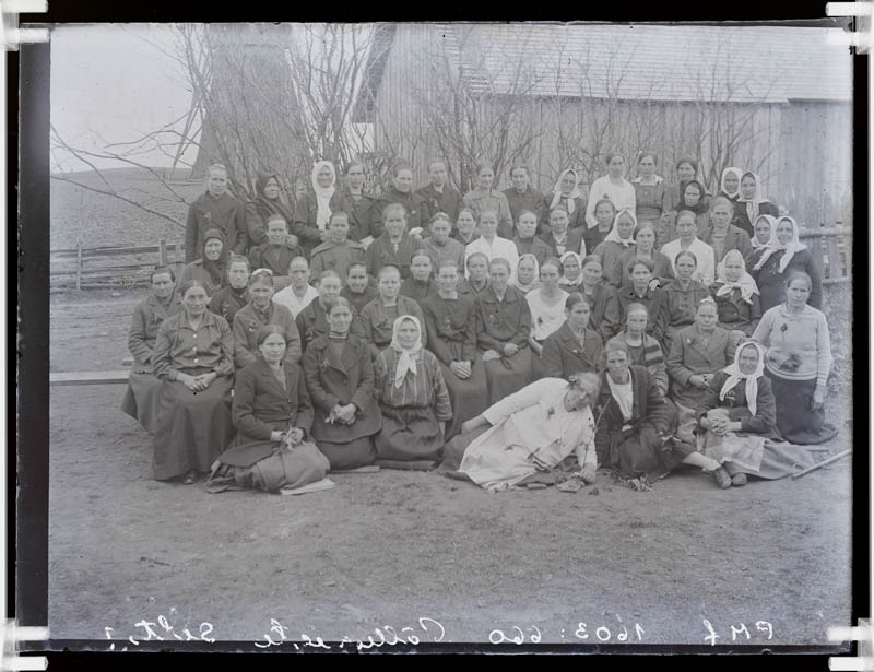 klaasnegatiiv, Lõõla  Maanaiste Seltsi liikmed emadepäeval 1920.a.