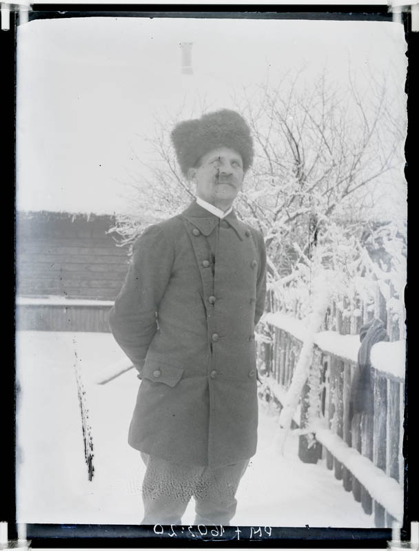 klaasnegatiiv, mehe portree, Lõõlas Hansu talus 1930.a.