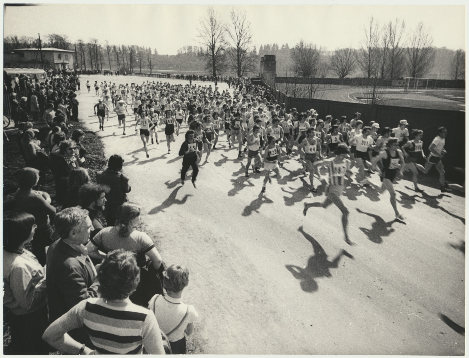 foto Ümber Viljandi järve jooks, start, 1977 F E.Veliste