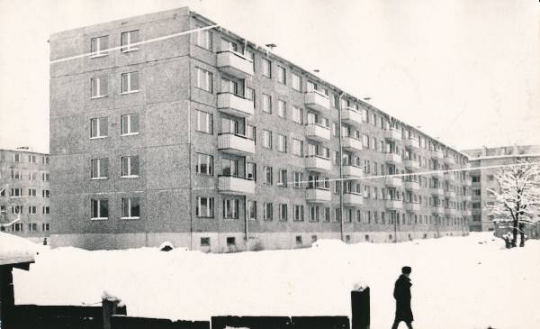 Paneelelamu Uus 24. Tartu, 1967.