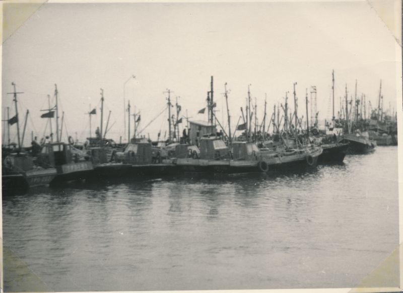 Fotod. Haapsalu Kalakombinaadi kalalaevad kai ääres. 1969.