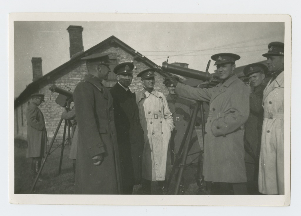 Mereväeohvitser Eduard Saar õhukaitse kuulipildujate kursusel 1934.a.