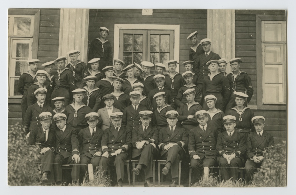 Mereväe ohvitserid koos madrustega 1929.a.
