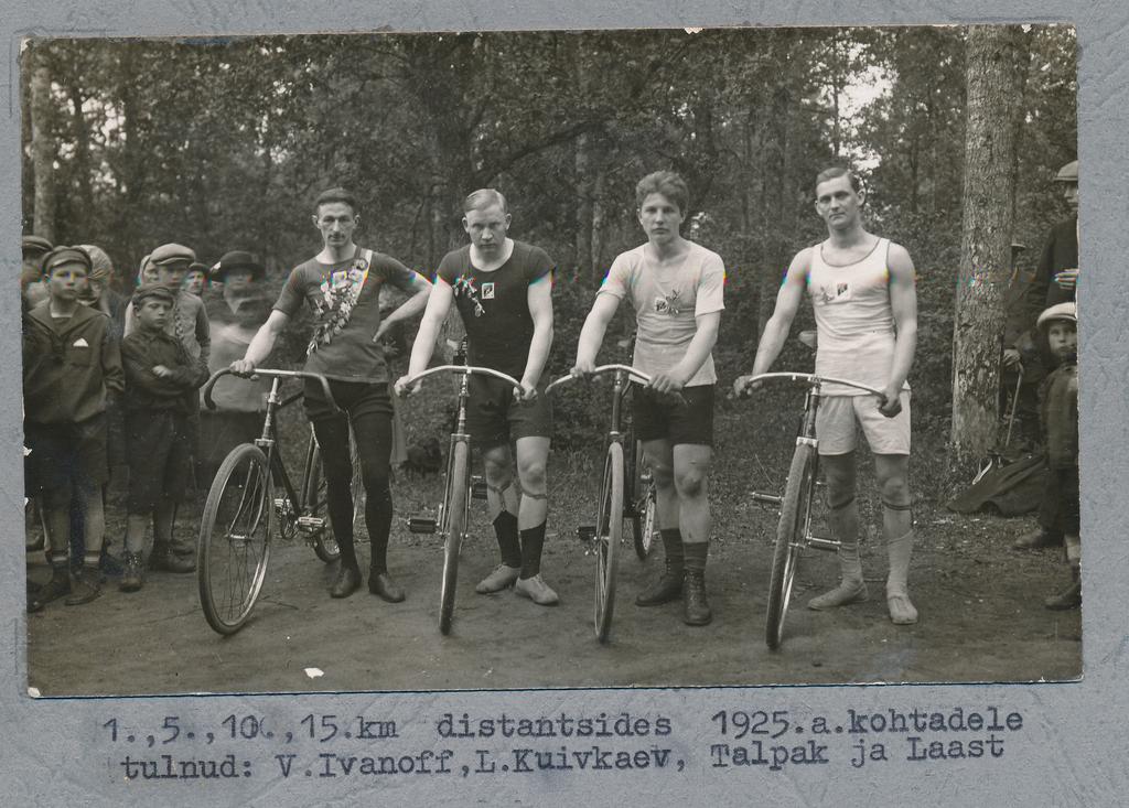 Rakvere Tammikus toimunud jalgrattasõidu võistluse võitjad