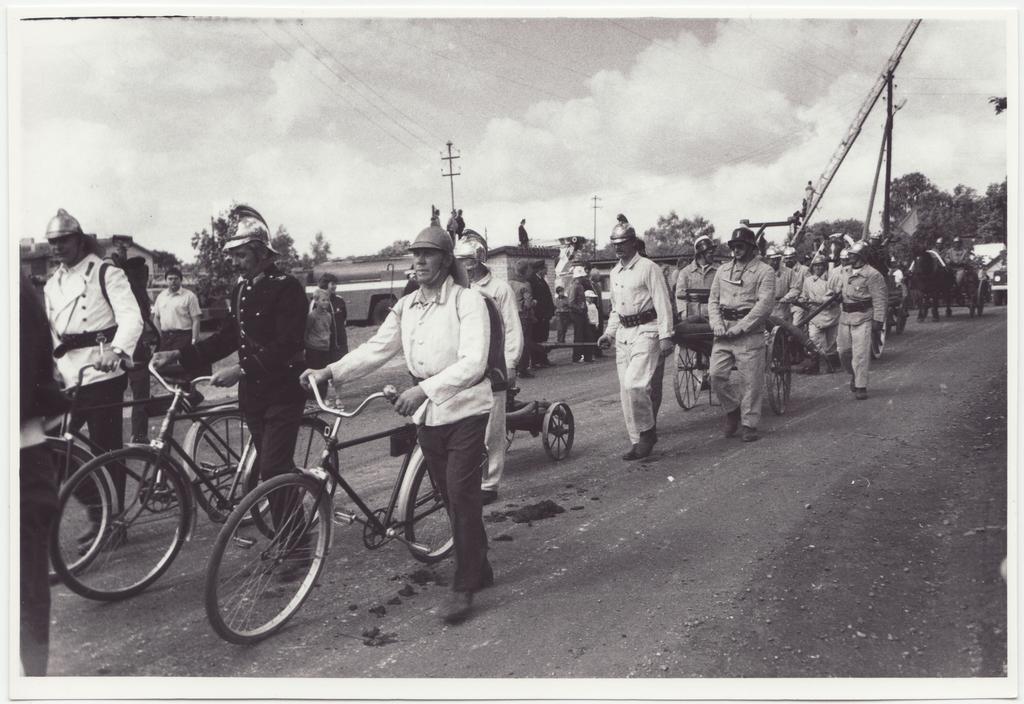 Eesti vabatahtliku tuletõrje 200. aastapäeva tähistamine: ranitshüdropultidega jalgratturid, 1988.a.