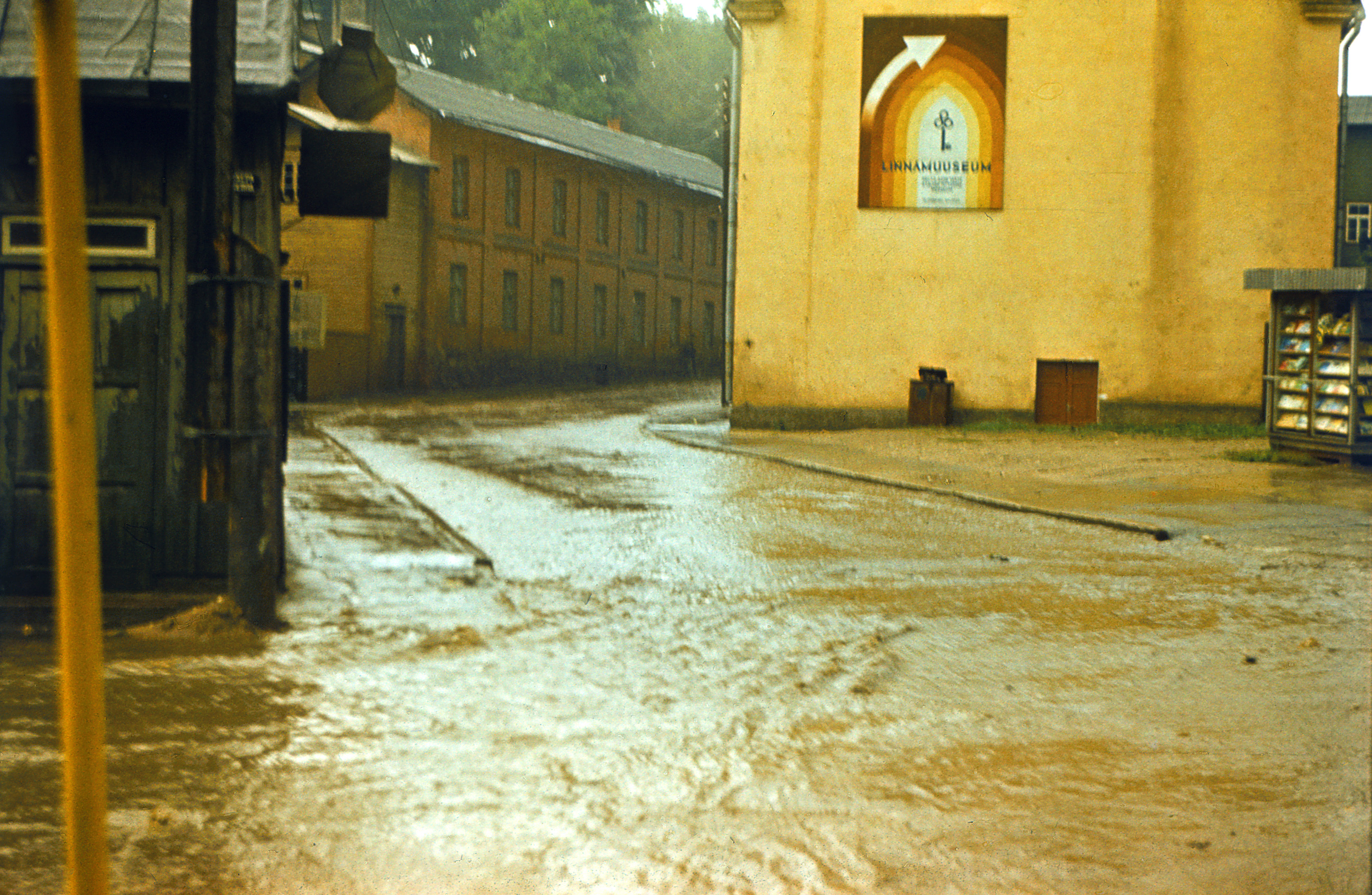 View of the drowning of K.E.von Baer Street in Tartu. August 1979