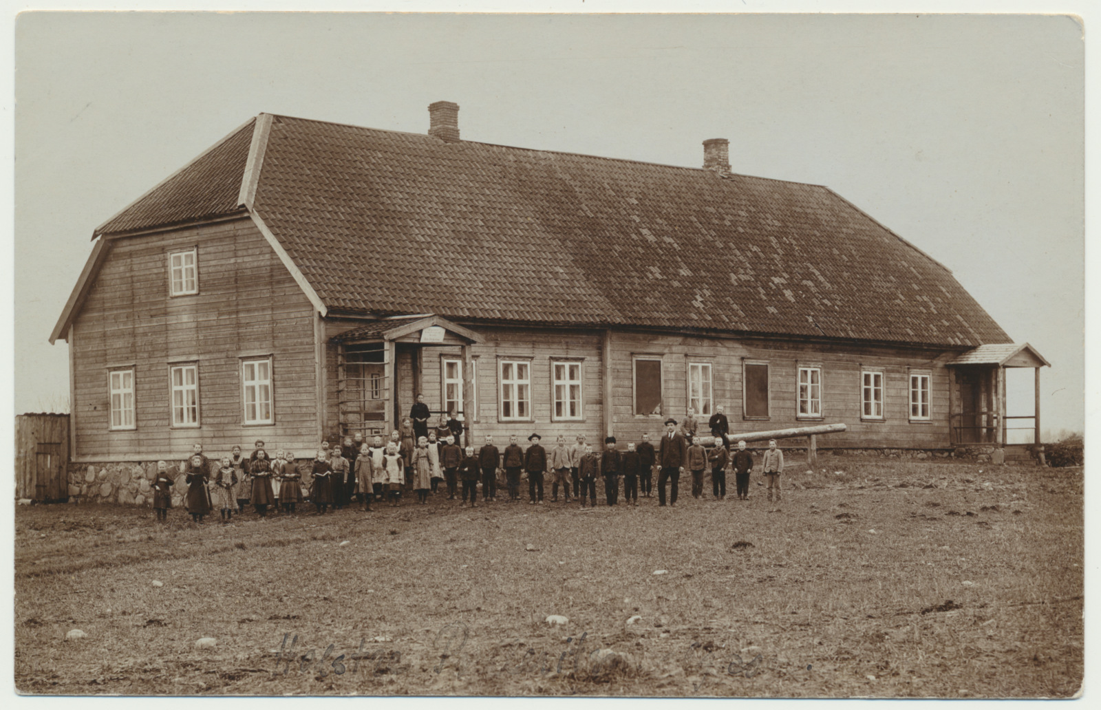 foto Paistu khk Pulleritsu algkool, maja, õpilased 1911 foto H.Silk