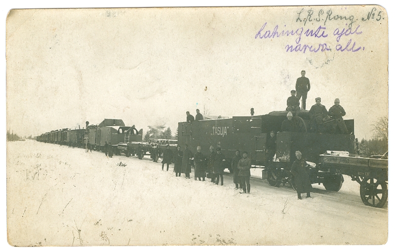 Foto. V soomusrong ja isikkooseis. Lahingute ajal Narva all.